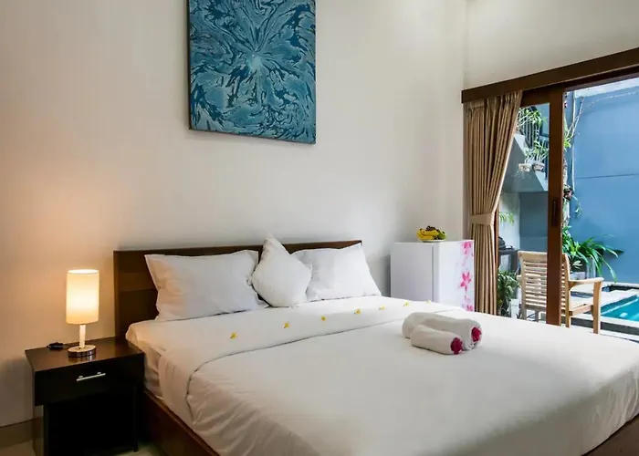 Canggu Ocean House Red, Shared Pool - By Walk To The Beach!