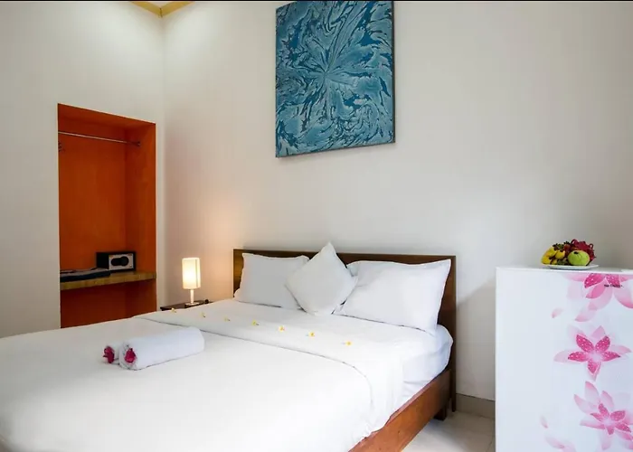 Guest house Canggu Ocean House Red, Shared Pool - By Walk To The Beach! 3*