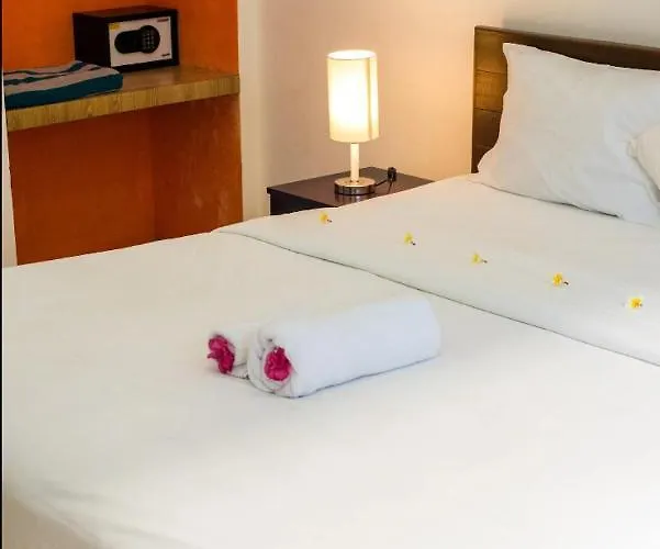 Guest house Canggu Ocean House Red, Shared Pool - By Walk To The Beach! 3*