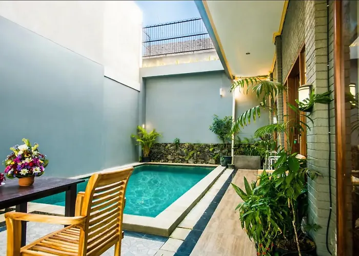 Canggu Ocean House Red, Shared Pool - By Walk To The Beach! Guest house Canggu (Bali)